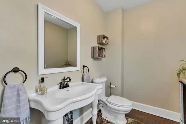 $3,400 | 521 Argyle Road, Drexel Hill, PA 19026