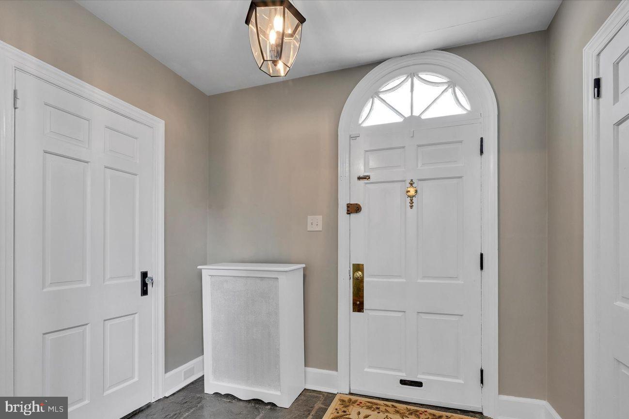 521 Argyle Road Drexel Hill, PA 19026 - Photo 4 of 30