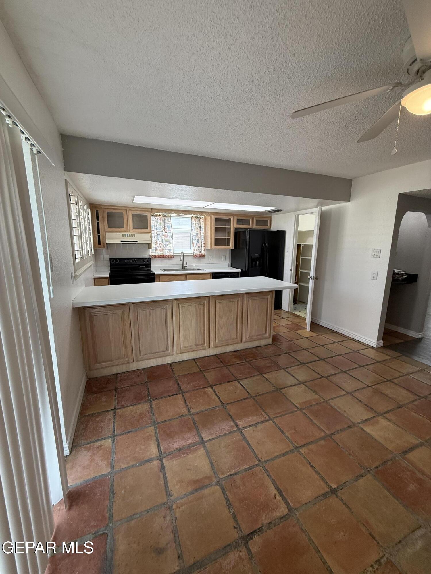 108 North Trevino Road Santa Teresa, NM 88008 - Photo 7 of 26 Dining/Kitchen