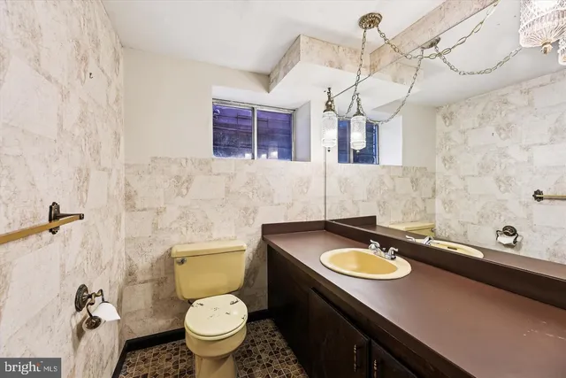 $3,800 | 8510 Browning Court, Annandale, VA 22003