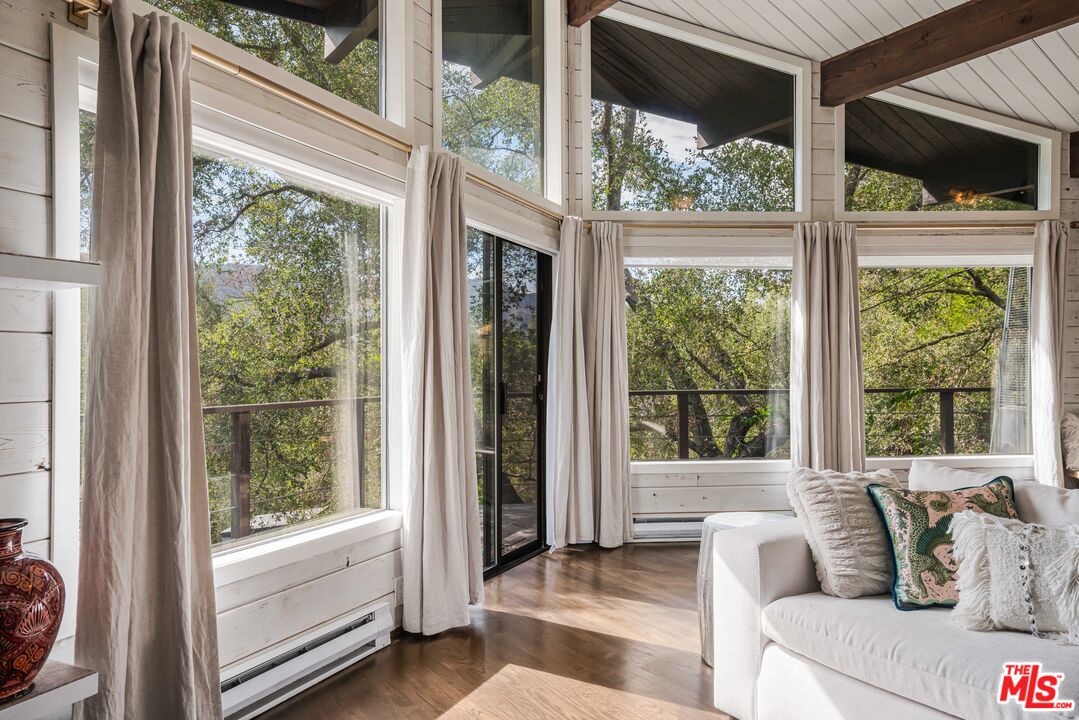 21330 Encina Road Topanga, CA 90290 - Photo 9 of 30 Gallery Image 9