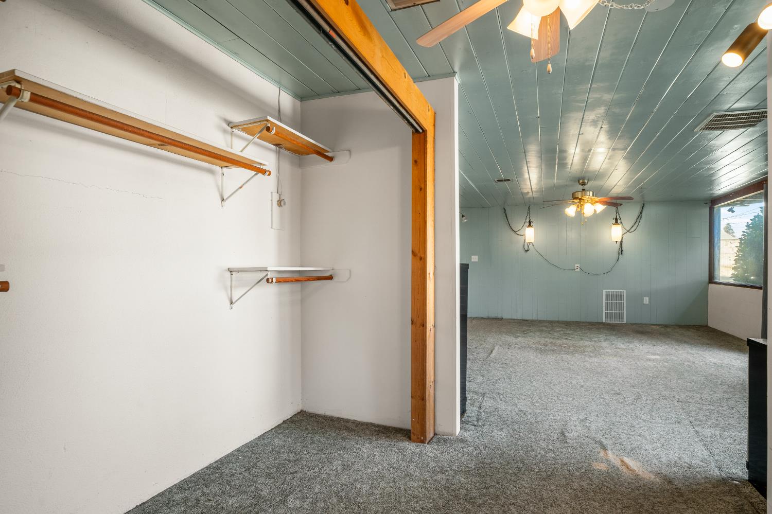 2043 Ellis Street Modesto, CA 95354 - Photo 25 of 44