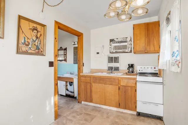 $369,000 | 2043 Ellis Street, Modesto, CA 95354