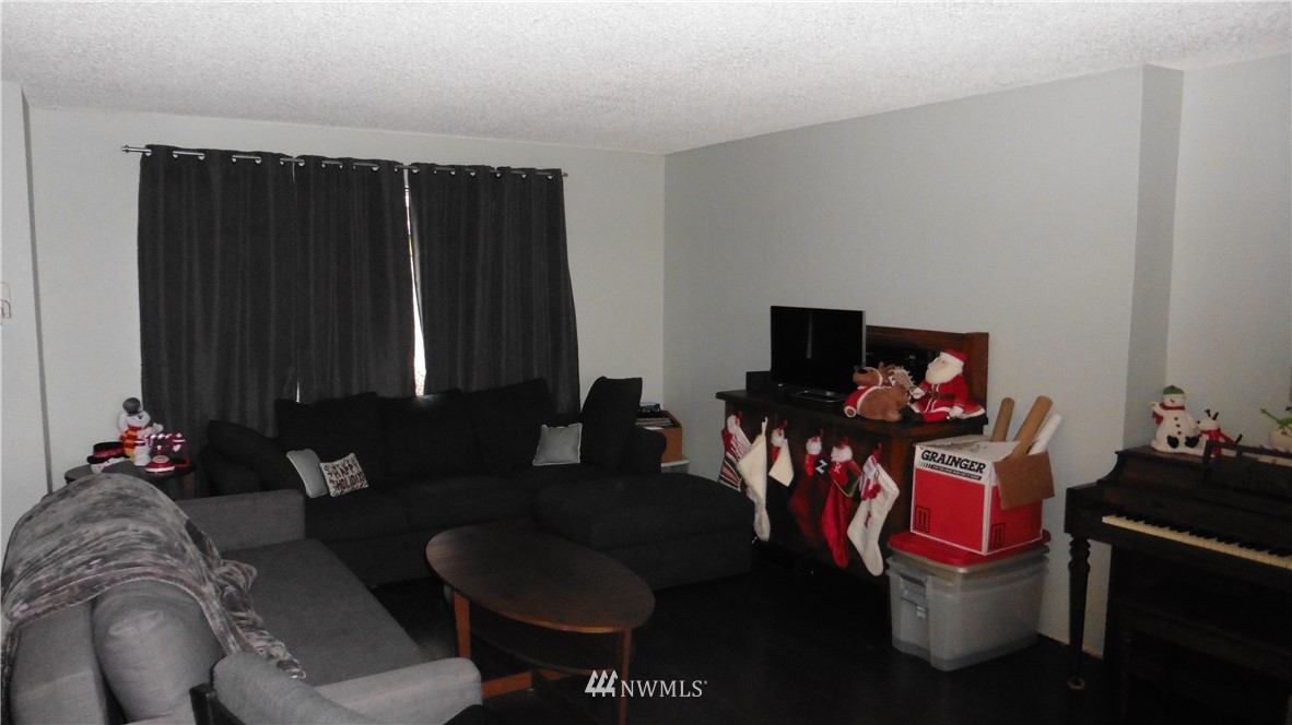 17111 Peterson Road Burlington, WA 98233 - Photo 2 of 12 Gallery Image 2