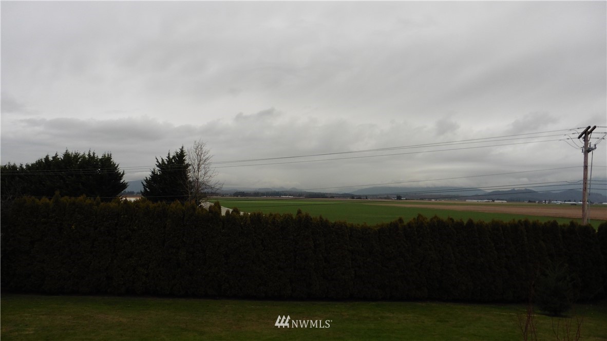 17111 Peterson Road Burlington, WA 98233 - Photo 11 of 12 Gallery Image 11