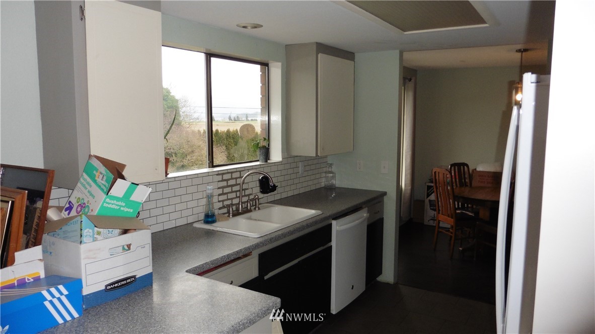 17111 Peterson Road Burlington, WA 98233 - Photo 3 of 12 Gallery Image 3