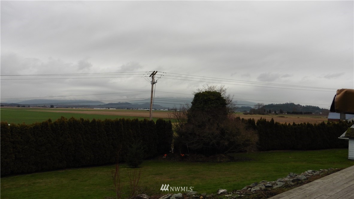 17111 Peterson Road Burlington, WA 98233 - Photo 9 of 12 Gallery Image 9