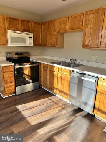 $2,200 | 7114 Wytheville Circle, Fredericksburg, VA 22407