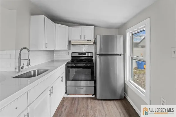 $1,500 | 56 Caroline Avenue, Trenton, NJ 08610