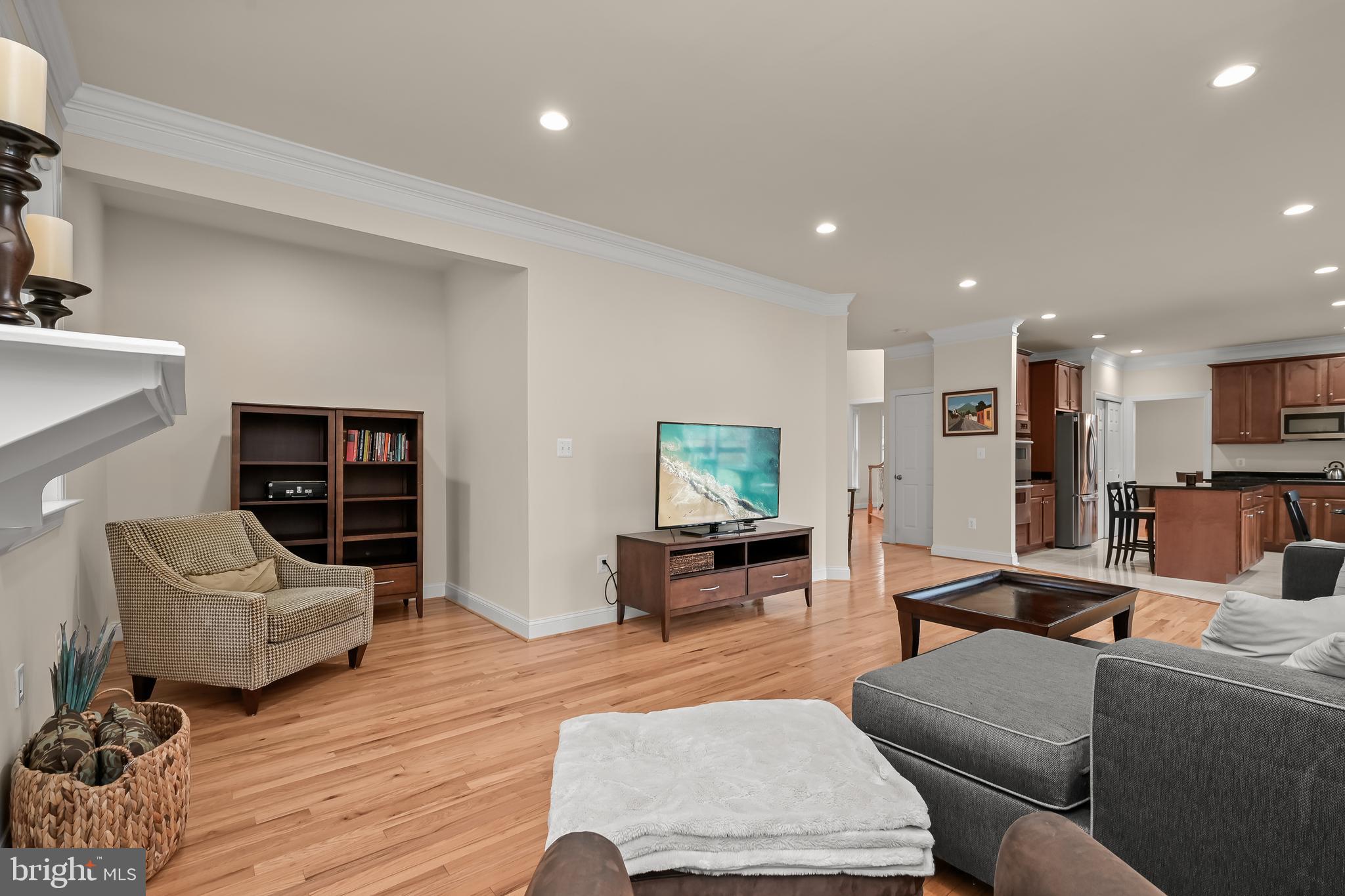 10655 Harding Road Laurel, MD 20723 - Photo 16 of 50 Family Room
