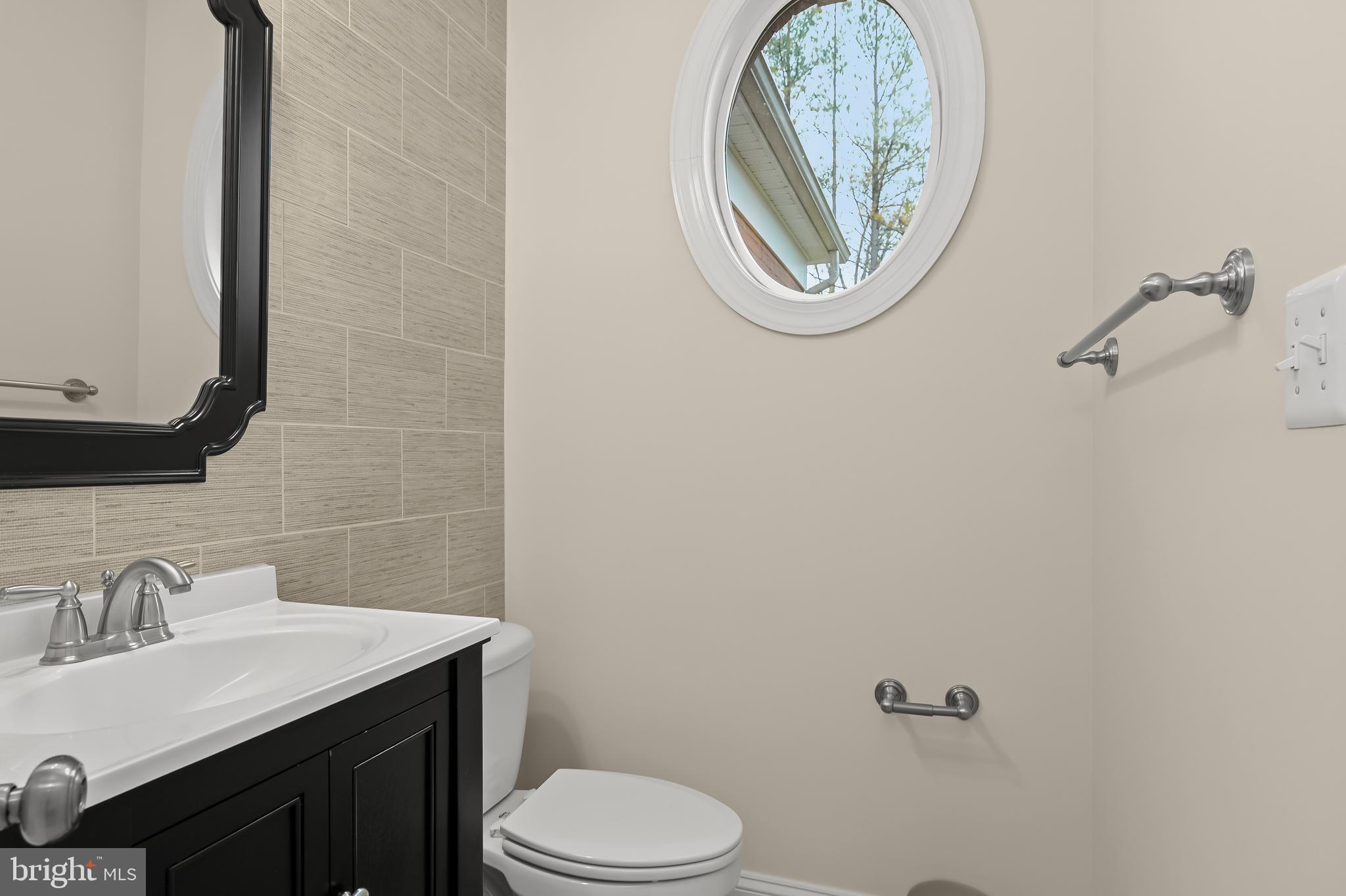 10655 Harding Road Laurel, MD 20723 - Photo 17 of 50 Powder Room