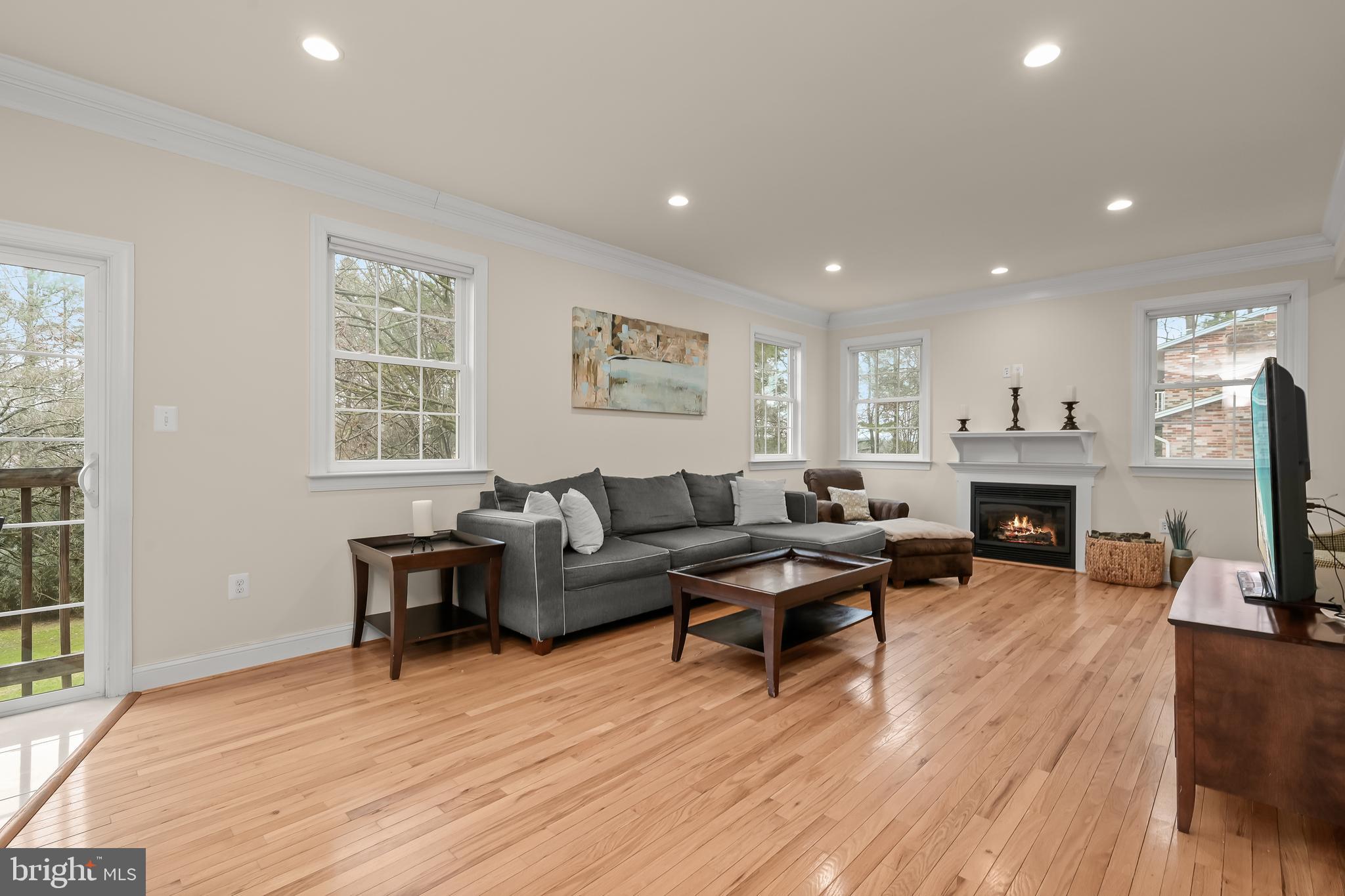 10655 Harding Road Laurel, MD 20723 - Photo 2 of 50 Family Room