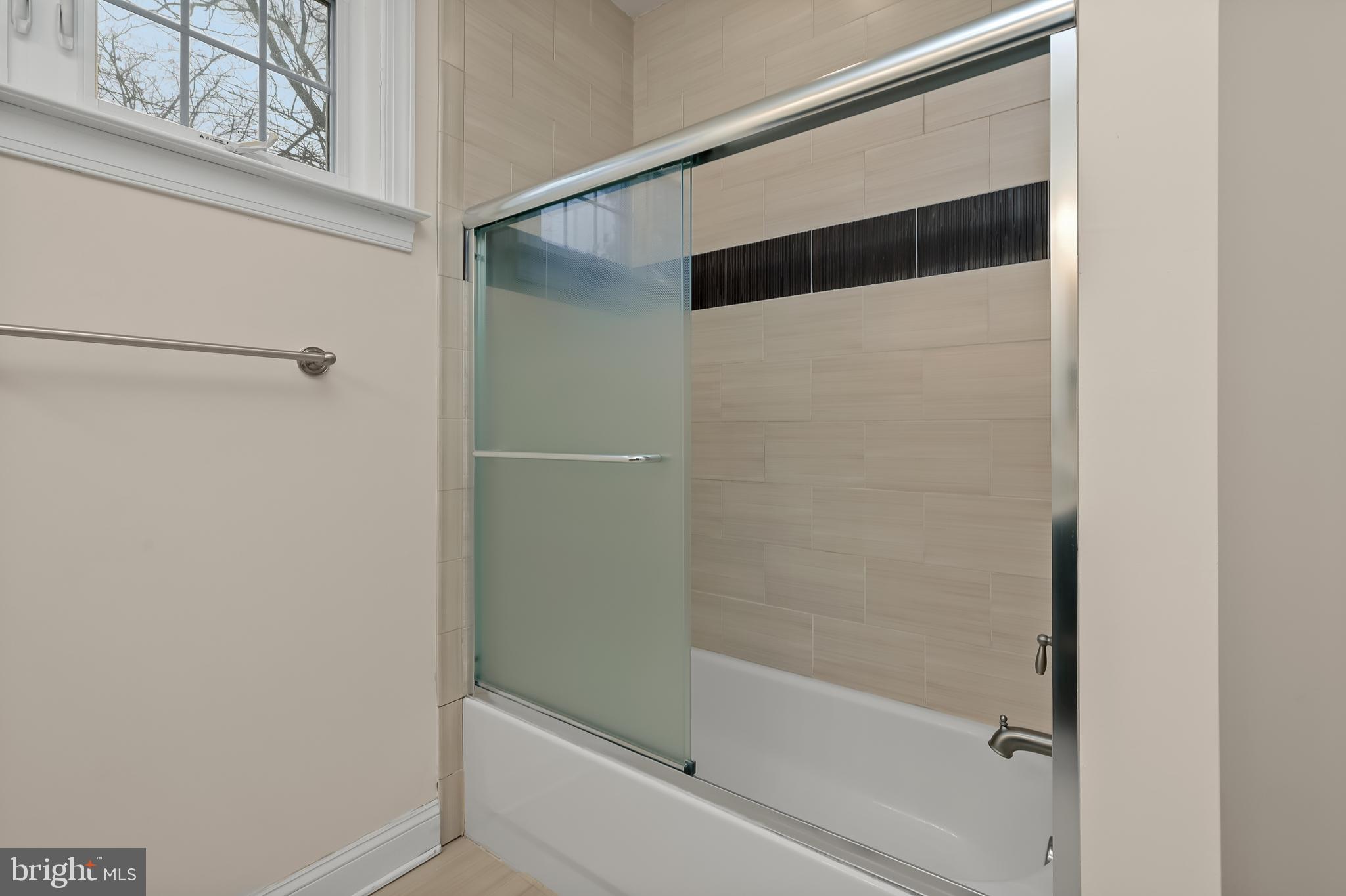 10655 Harding Road Laurel, MD 20723 - Photo 24 of 50 Primary Bath