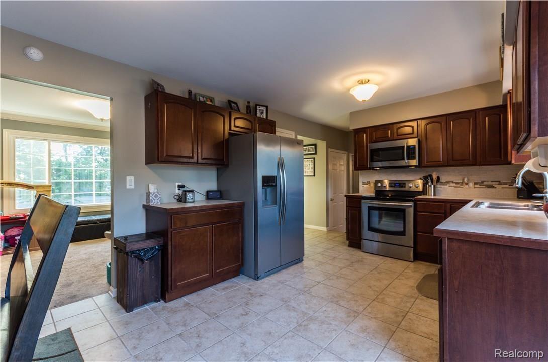 7027 Hatchery Road Waterford, MI 48327 - Photo 3 of 31 7027 Hatchery-22.jpg