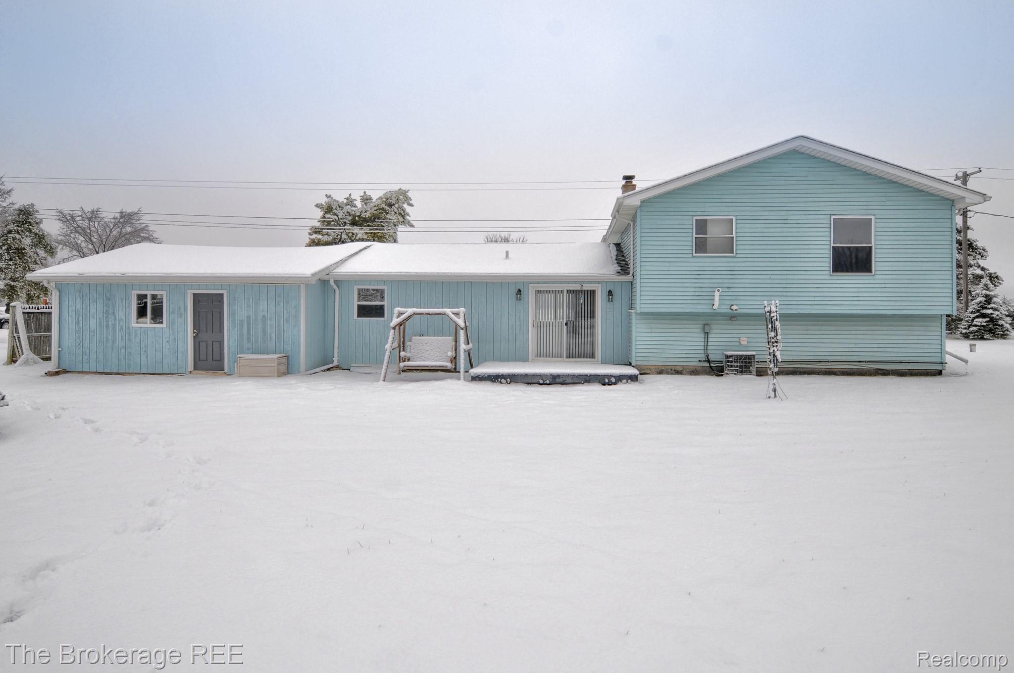 9127 Wilson Road Montrose, MI 48457 - Photo 5 of 38 SD3_7652-HDR(5).jpg