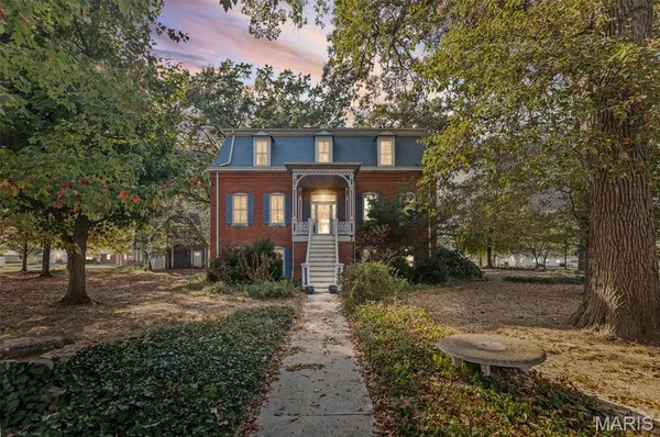 $399,000 | 305 North Hanover Street, Okawville, IL 62271