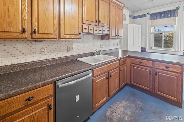 $399,000 | 305 North Hanover Street, Okawville, IL 62271