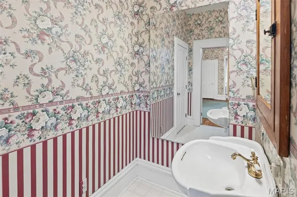 $399,000 | 305 North Hanover Street, Okawville, IL 62271