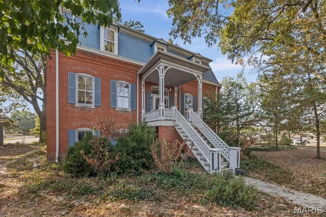 $399,000 | 305 North Hanover Street, Okawville, IL 62271