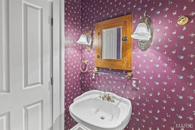 $399,000 | 305 North Hanover Street, Okawville, IL 62271