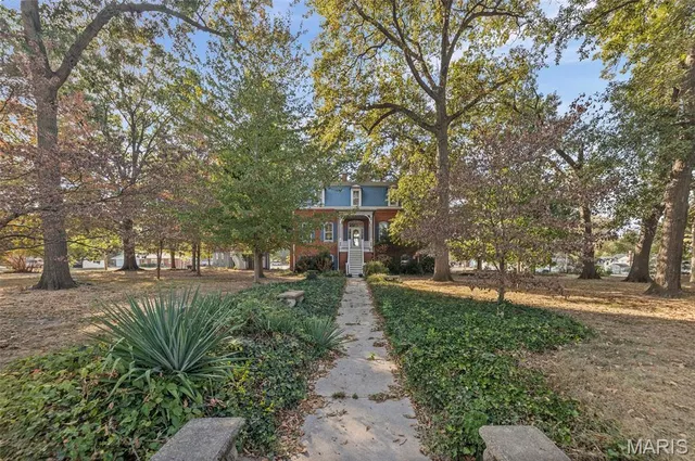 $399,000 | 305 North Hanover Street, Okawville, IL 62271