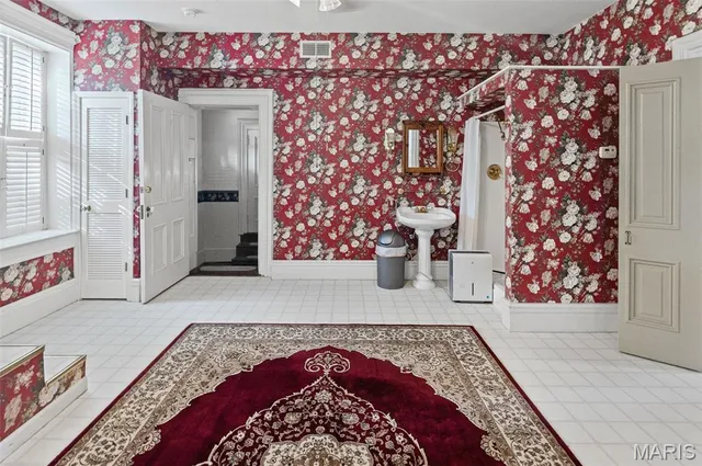 $399,000 | 305 North Hanover Street, Okawville, IL 62271