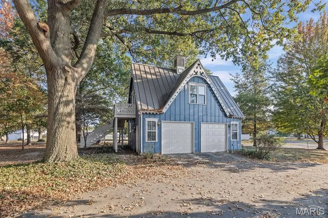 $399,000 | 305 North Hanover Street, Okawville, IL 62271