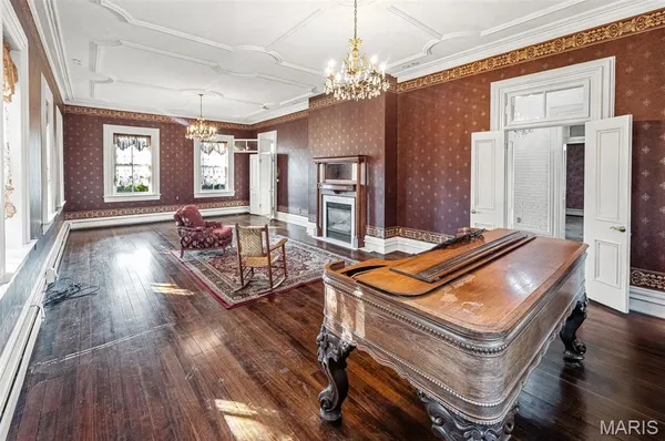 $399,000 | 305 North Hanover Street, Okawville, IL 62271