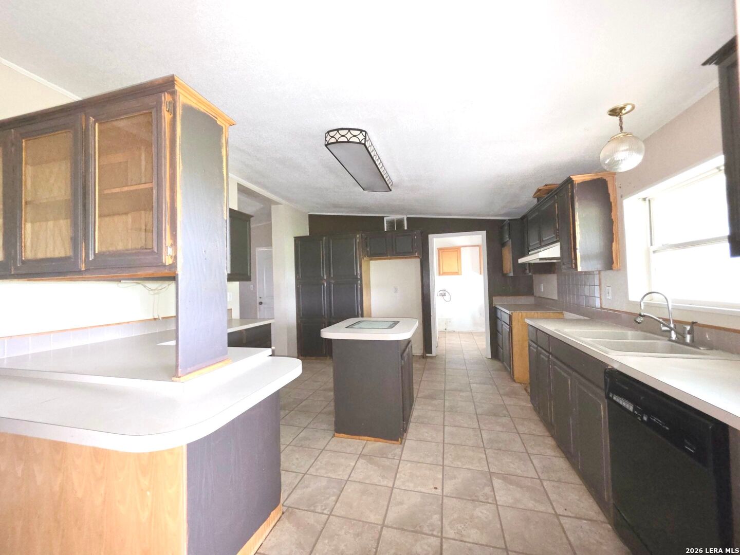 635 East Ditto Road Poteet, TX 78065 - Photo 7 of 22