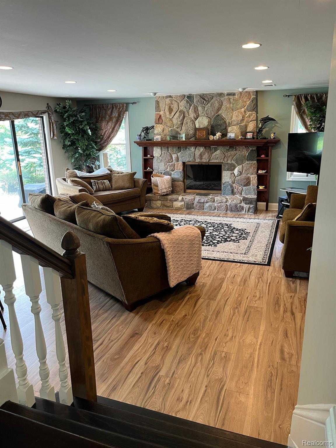 35128 Banbury Road Livonia, MI 48152 - Photo 24 of 41 Gallery Image 24
