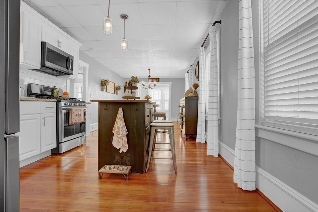 318 Cypress Street Fall River, MA 02720 - Photo 12 of 38
