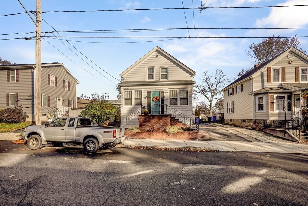 318 Cypress Street Fall River, MA 02720 - Photo 31 of 38