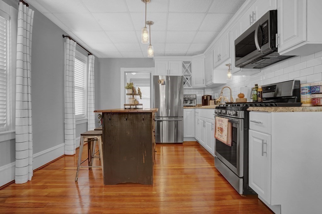 318 Cypress Street Fall River, MA 02720 - Photo 7 of 38