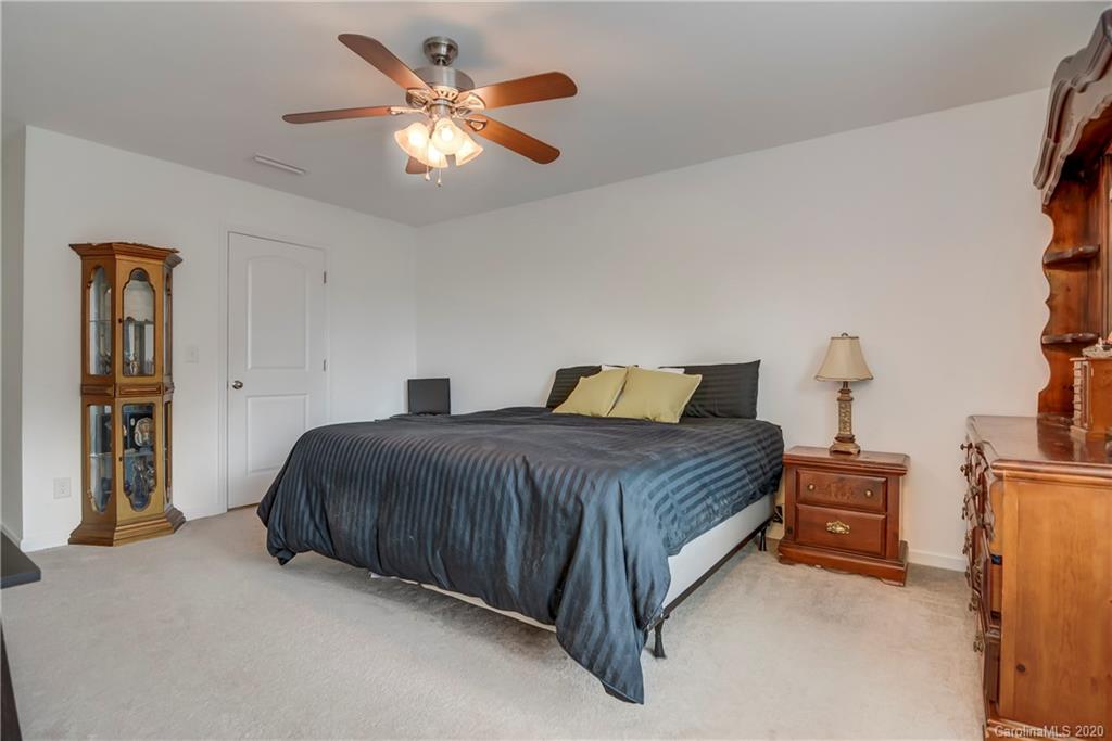 6018 Raisin Tree Lane Charlotte, NC 28215 - Photo 12 of 30 Gallery Image 12