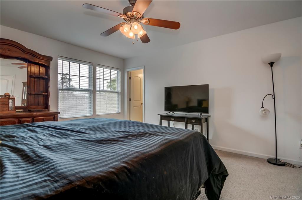 6018 Raisin Tree Lane Charlotte, NC 28215 - Photo 14 of 30 Gallery Image 14
