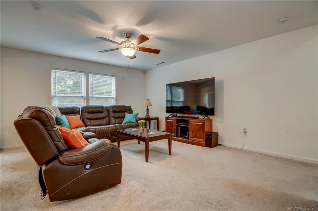 6018 Raisin Tree Lane Charlotte, NC 28215 - Photo 6 of 30 Gallery Image 6