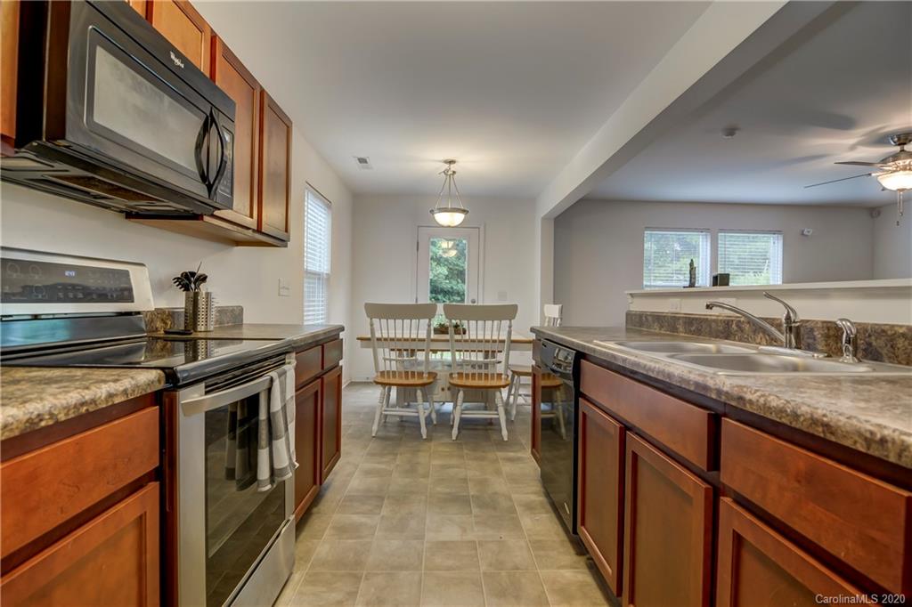 6018 Raisin Tree Lane Charlotte, NC 28215 - Photo 7 of 30 Gallery Image 7