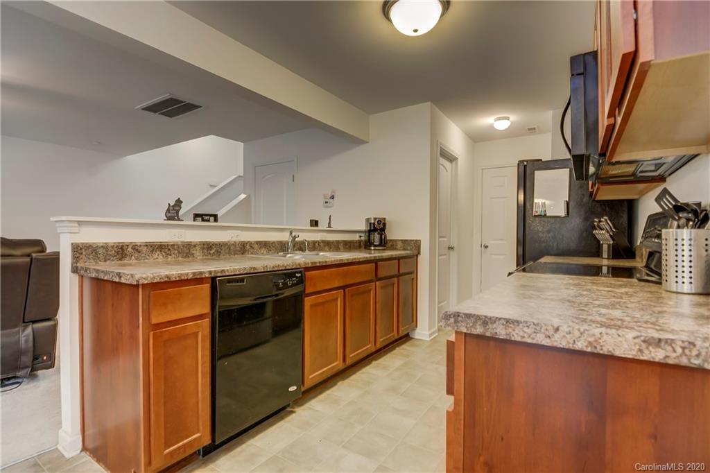 6018 Raisin Tree Lane Charlotte, NC 28215 - Photo 8 of 30 Gallery Image 8