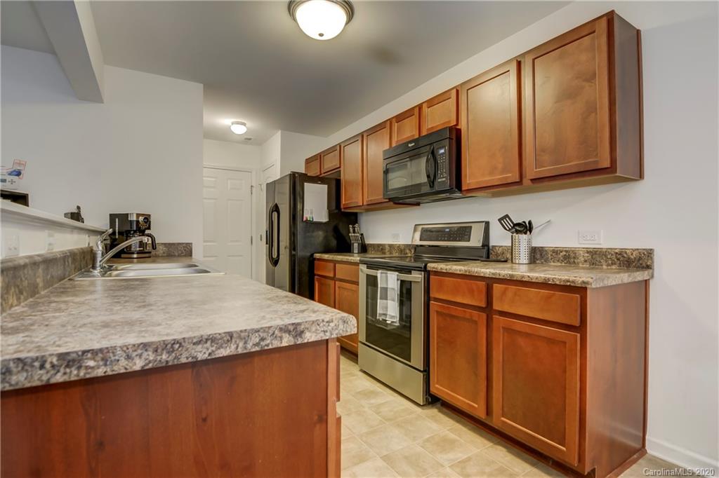 6018 Raisin Tree Lane Charlotte, NC 28215 - Photo 9 of 30 Gallery Image 9