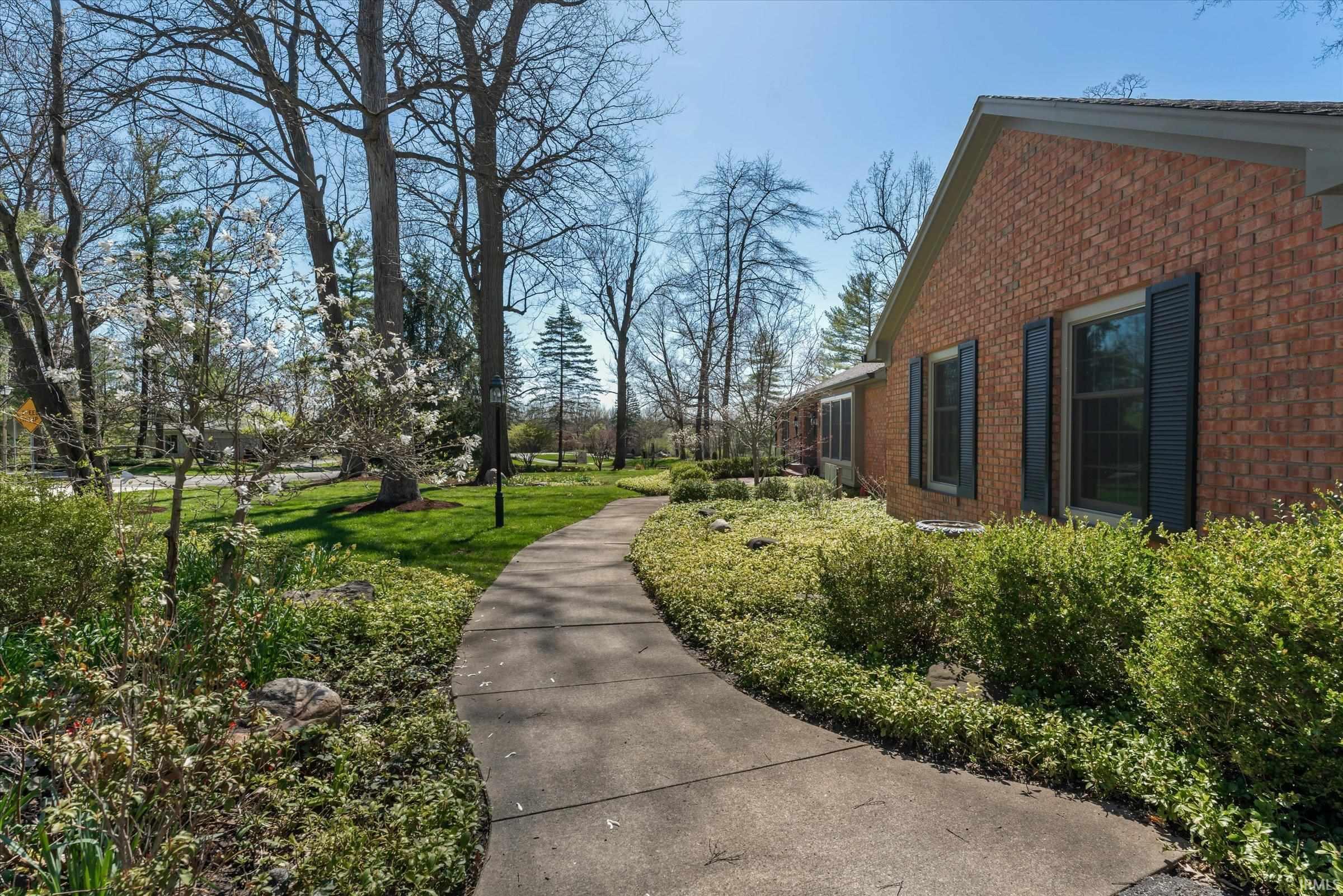 2323 Topsfield Road South Bend, IN 46614 - Photo 3 of 35 Gallery Image 3