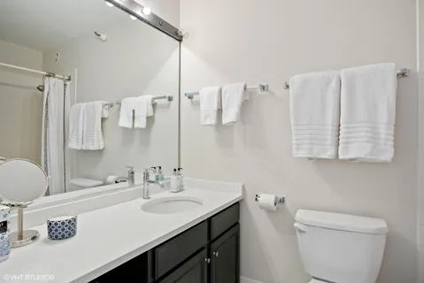 $270,000 | 70 West Huron Street, Unit 2204, Chicago, IL 60654