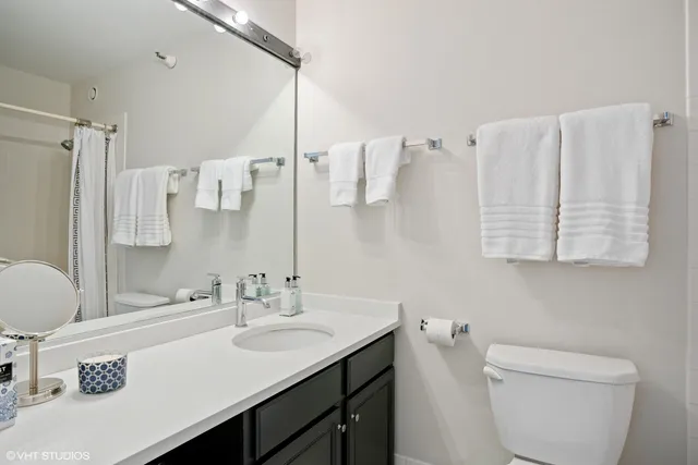 $270,000 | 70 West Huron Street, Unit 2204, Chicago, IL 60654