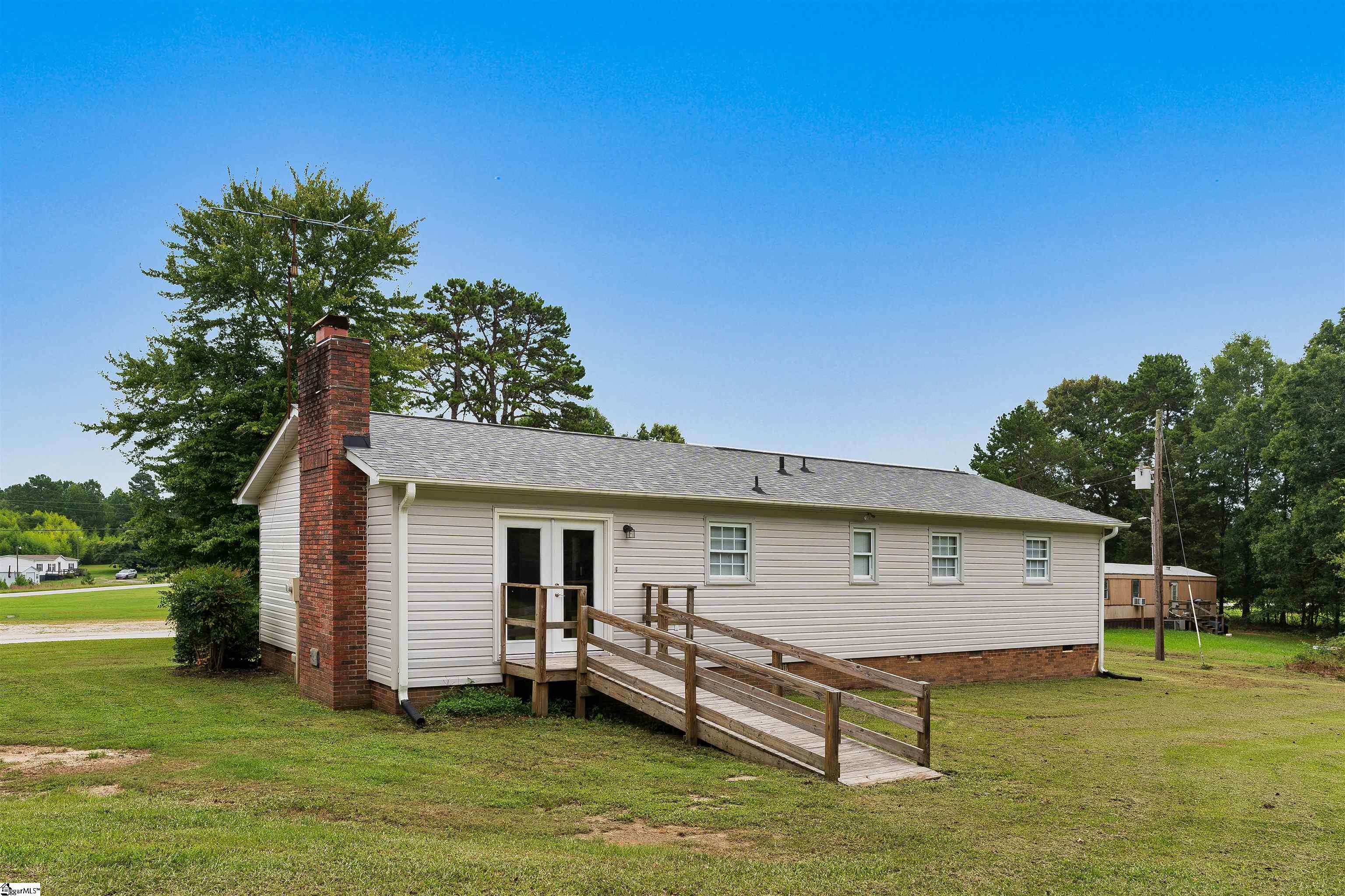 921 Barnado Road Union, SC 29379 - Photo 4 of 31