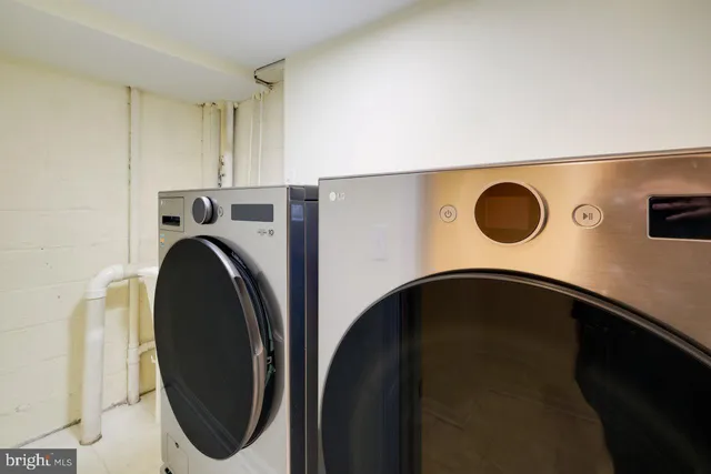 a close up view of washer and dryer
