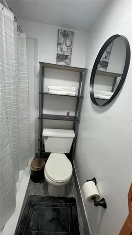 $1,300 | 601 Northeast 4th Court, Unit 7A, Hallandale Beach, FL 33009