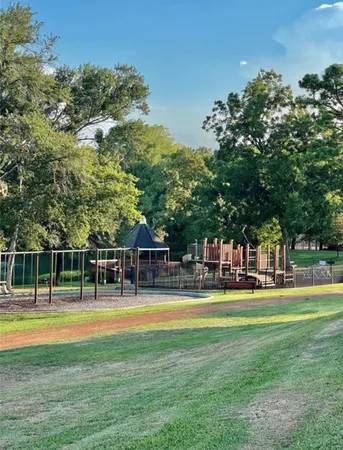 $739,500 | 114 Bentwood Drive, Montgomery, TX 77356