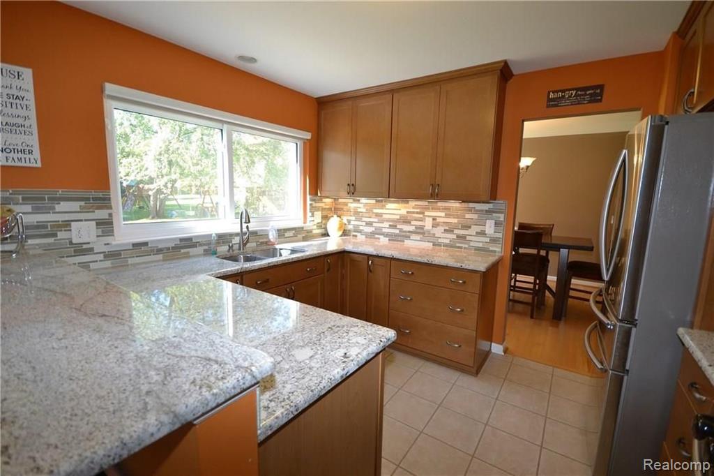 35870 Fredericksburg Road Farmington Hills, MI 48331 - Photo 6 of 45
