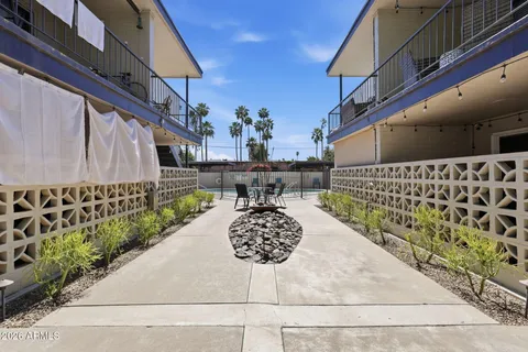 a view of entryway with a front door