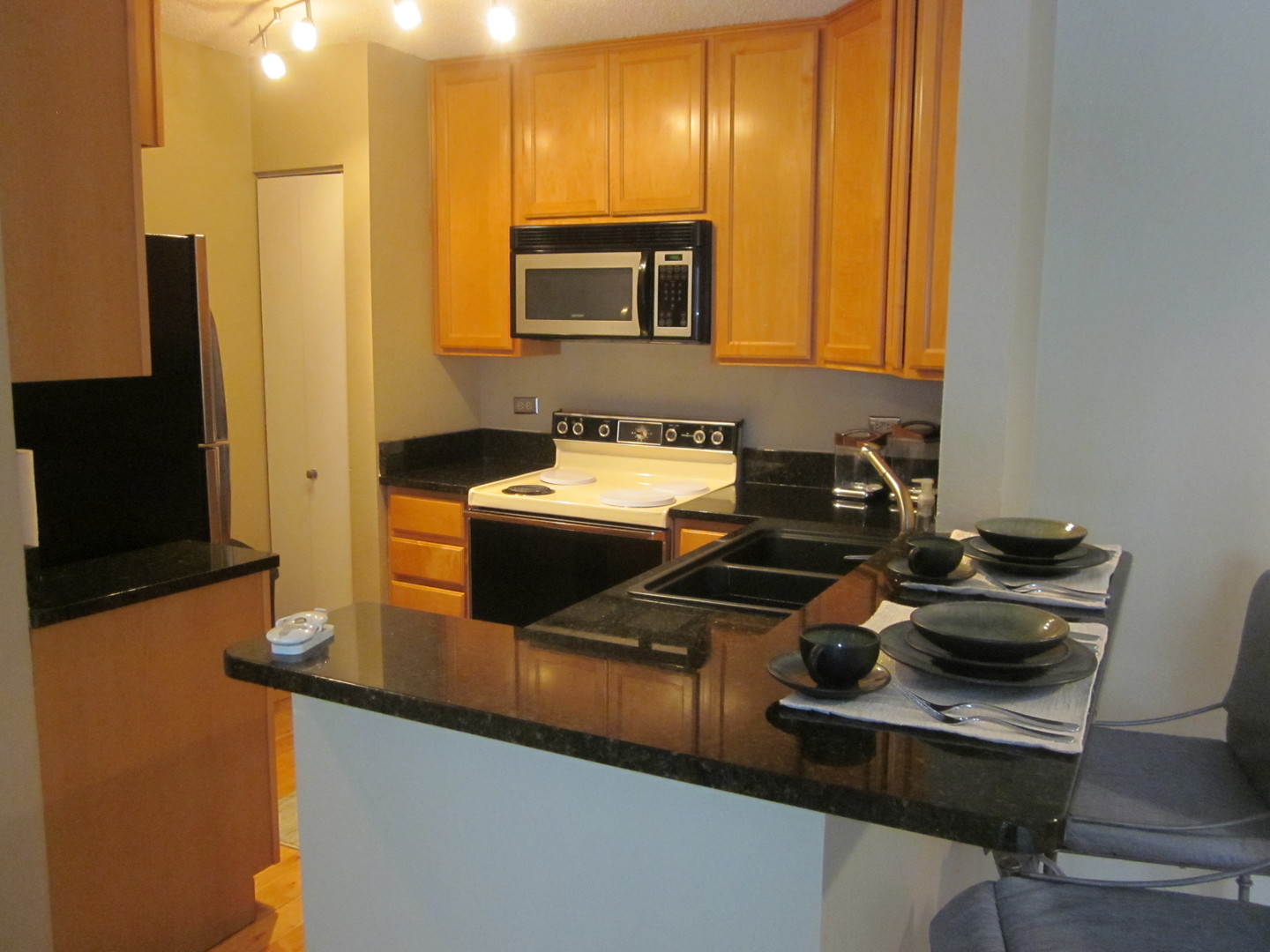 2068 North Rand Road, Unit 211 Palatine, IL 60074 - Photo 2 of 18