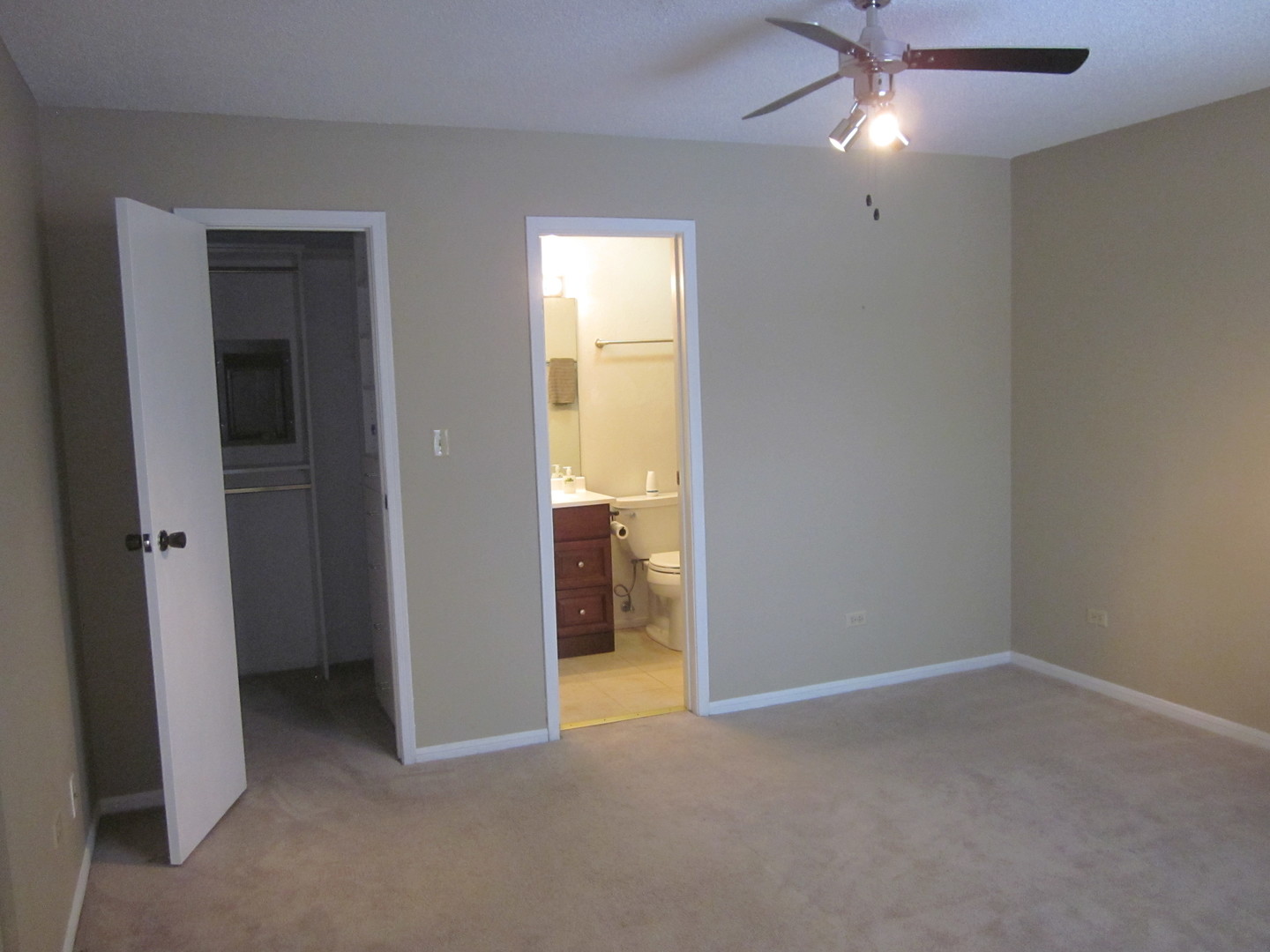 2068 North Rand Road, Unit 211 Palatine, IL 60074 - Photo 13 of 18